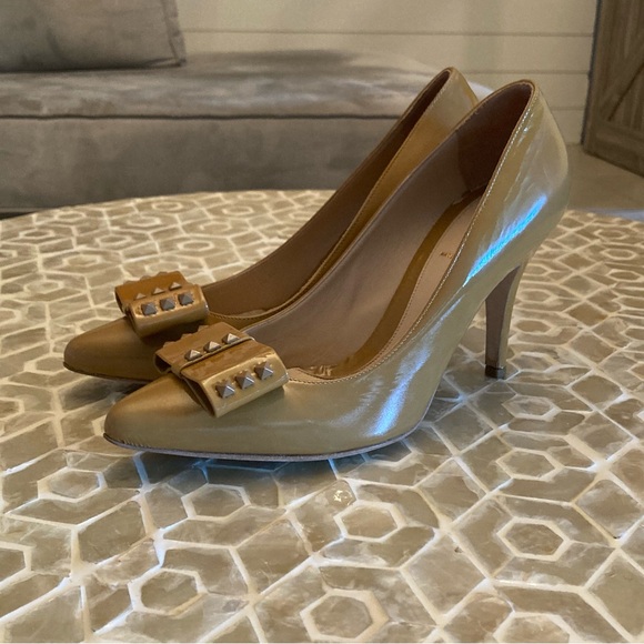 LIKE NEW!  FENDI Décolleté Vernice Borchie Viscone pumps - Picture 7 of 16